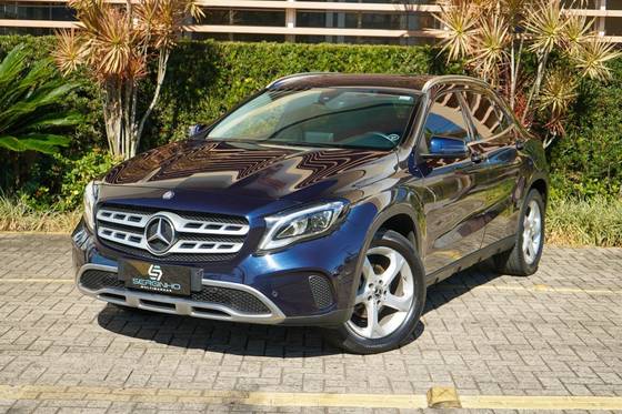 MERCEDES-BENZ GLA 200 1.6 CGI FLEX ADVANCE 7G-DCT